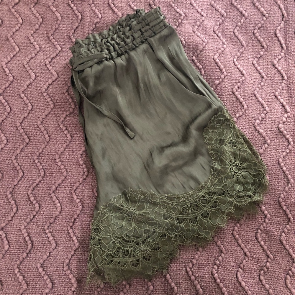 🛍 H&M Lace Hem Silky Shorts
